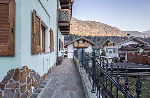 Roncone Apartment | Apartment "Roncone" with Mountain View & Wi-Fi