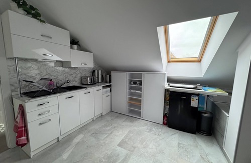 Gdansk Apartment | Apartment room + kitchen + private bathroom in Gdansk; parking lot; WLAN; Sat TV