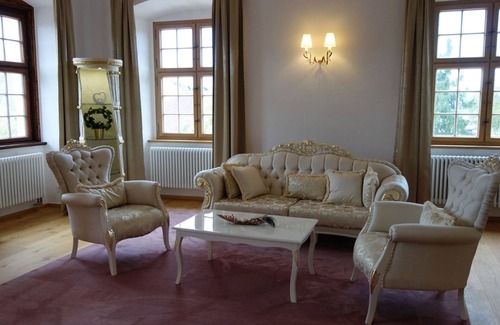 Aurolzmunster Apartment | Apartment Rosalinde - Innviertler Versailles Boutique Apartments