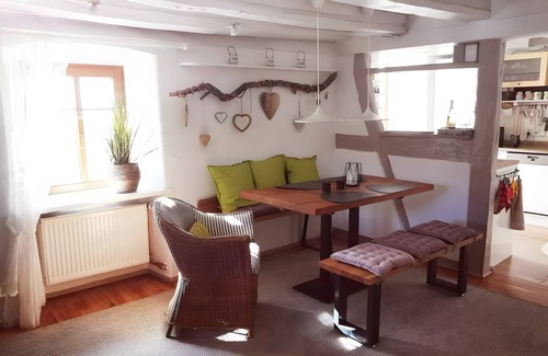 Duhren Apartment | Apartment 'Rose Pere' with Private Terrace and Wi-Fi
