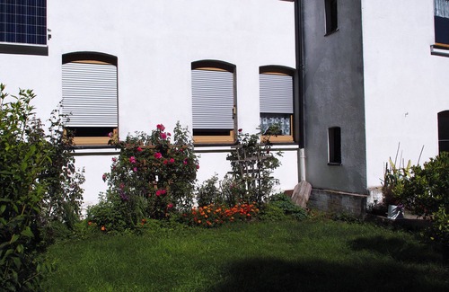 Schoeneck Apartment | Apartment "Rose" with Shared Garden