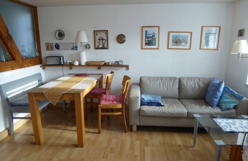 Pruchten Apartment | Apartment Rotes Haus am Barther Strom| Vacation at Beach, Bodden, National Park