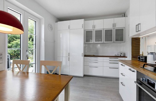 Konstanz Apartment | Apartment 'Rotes Haus' with Mountain View, Private Terrace and Wi-Fi