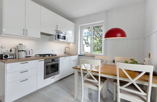 Konstanz Apartment | Apartment 'Rotes Haus' with Mountain View, Private Terrace and Wi-Fi