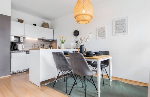 Mitte-Sud Apartment | Apartment 'Ruhiges Und Modernes Zuhause' with Balcony and Wi-Fi