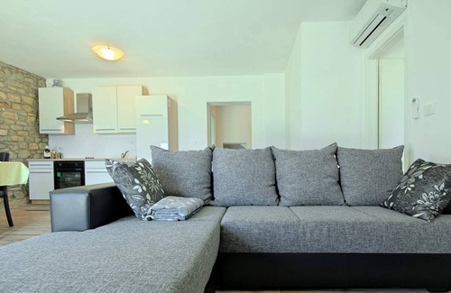 Krasica Apartment | Apartment Ryan in the small town Krasica, 4,5 km from Buje