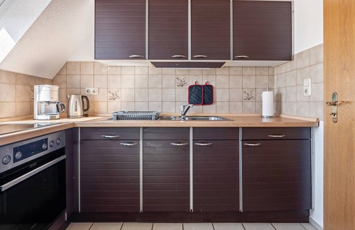 Kaiser-Wilhelm-Koog Apartment | Apartment 'Severin' with Shared Terrace, Shared Garden and Wi-Fi