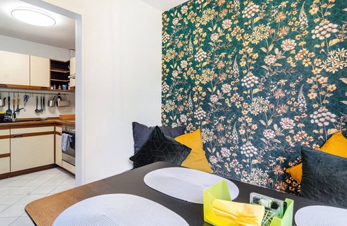 Unteruhldingen Apartment | Apartment 'Schwabenseenestle' with Private Terrace and Private Garden
