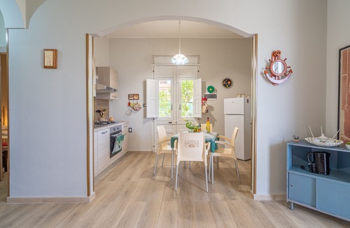 Gallina Apartment | Apartment 'Sabbiadoro Sul Mare' with Private Terrace, Wi-Fi and Air Conditioning