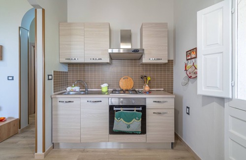 Gallina Apartment | Apartment 'Sabbiadoro Sul Mare' with Private Terrace, Wi-Fi and Air Conditioning