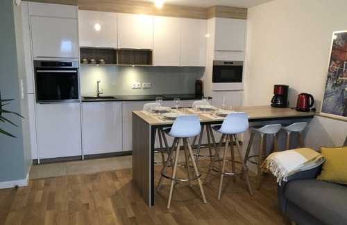 Saint-Cyr-l'Ecole Apartment | Apartment Saint-Cyr-l'École, 2 bedrooms, 5 persons