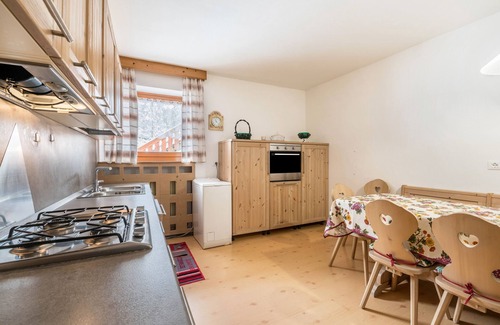 Livinallongo del Col di Lana Apartment | Apartment 'Samont Appartment 7' with Mountain View, Shared Terrace and Wi-Fi