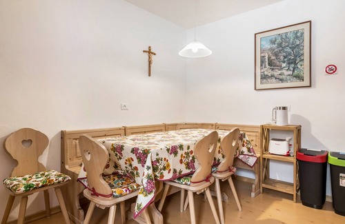 Livinallongo del Col di Lana Apartment | Apartment 'Samont Appartment 7' with Mountain View, Shared Terrace and Wi-Fi