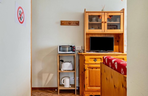 Livinallongo del Col di Lana Apartment | Apartment 'Samont Appartment 3' with Mountain View, Shared Garden and Wi-Fi