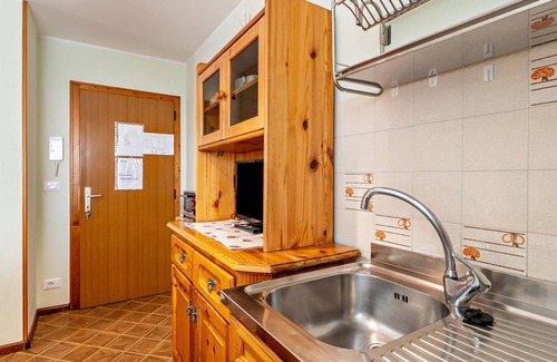 Livinallongo del Col di Lana Apartment | Apartment 'Samont Appartment 3' with Mountain View, Shared Garden and Wi-Fi