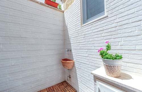 Lecce Apartment | Apartment 'Sanbiagioapartment' with Balcony, Wi-Fi and Air Conditioning