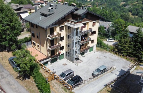 Fiumalbo Apartment | Apartment 'Santerini' with Mountain View, Shared Garden and Wi-Fi