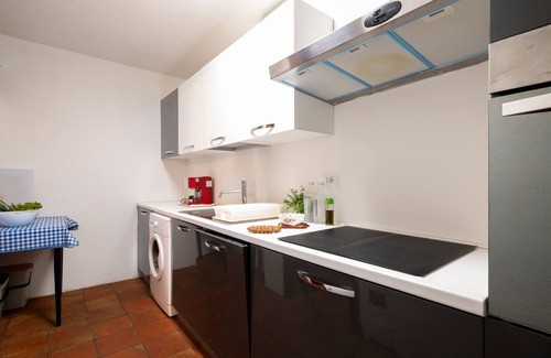 Girasole Apartment | Apartment 'Santina' with Mountain View, Wi-Fi and Air Conditioning