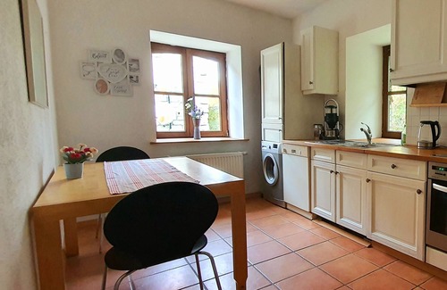 Wildbach Apartment | Apartment 'Schöne Wohnung Landhaus-Flair' with Private Terrace, Private Garden and Wi-Fi