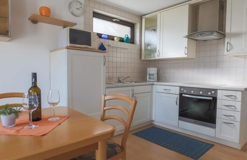 Staudernheim Apartment | Apartment Schappert - apartment/apartment, shower, toilet
