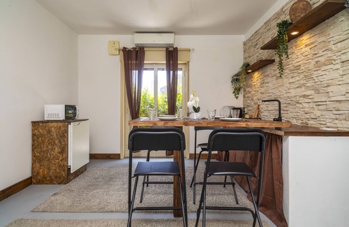 Piedimonte Etneo Apartment | Apartment 'Schilirò House' with Mountain View, Wi-Fi and Air Conditioning