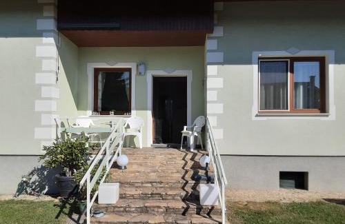 Haitzendorf Apartment | Apartment Schlickendorf 110 m für 4 Personen komplett ausgestattet