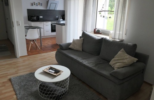 Ofterdingen Apartment | Apartment 'Schneckenhaus' with Private Terrace and Wi-Fi