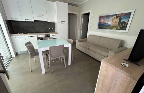 Santa Caterina Apartment | Apartment 'Scirocco' with Private Terrace, Wi-Fi and Air Conditioning