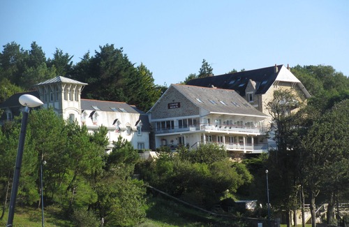 Kerfany-les-Pins Apartment | APARTMENT SEA VIEW KERFANY PINES (MOELAN SEA)