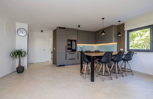 Dobrinj Apartment | Apartment SEASIDE I with jacuzzi and sea view