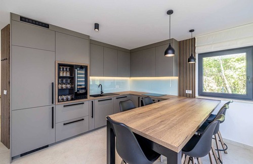 Dobrinj Apartment | Apartment SEASIDE I with jacuzzi and sea view