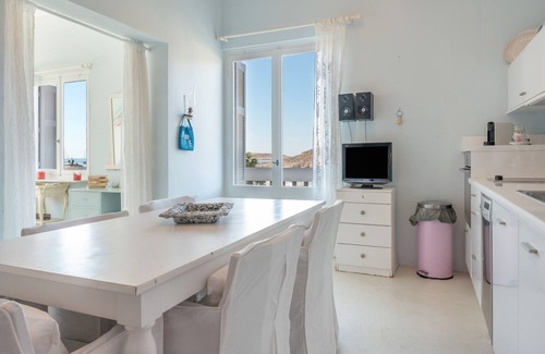 Psathi Apartment | Apartment 'Seaview House Upper Floor' with Sea View, Wi-Fi and Air Conditioning