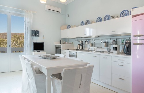 Psathi Apartment | Apartment 'Seaview House Upper Floor' with Sea View, Wi-Fi and Air Conditioning