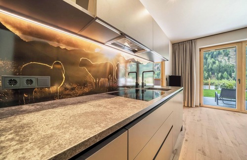 Pracupola Apartment | Apartment 'Seebrunn - Kuppelwieser Alm' with Mountain View, Private Terrace and Wi-Fi