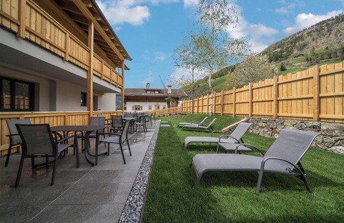 Pracupola Apartment | Apartment “Seebrunn - Schusterhüttl Alm” with Mountain and Lake View, Terrace & Garden