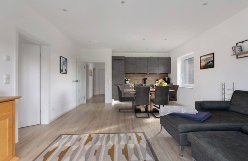 Kronprinzenkoog Apartment | Apartment 'Seelenwärmerstuuv' with Private Terrace, Private Garden and Wi-Fi