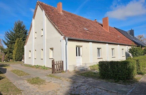 Drosedow Apartment | Apartment 'Seenahes Idyll' with Private Terrace, Private Garden and Wi-Fi