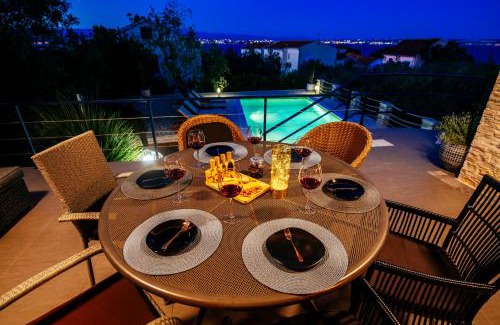 Poljana Apartment | Apartment Serenity with Private Pool Near the Beach
