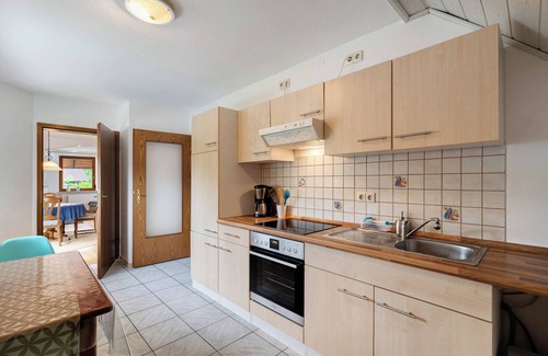 Lauf Apartment | Apartment 'Serr' with Balcony and Wi-Fi
