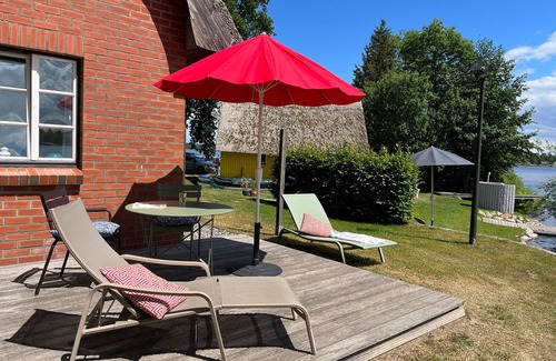 Krakow am See Apartment | Apartment Serrahn directly at the lake *garden *terrace*dog - Serrahn