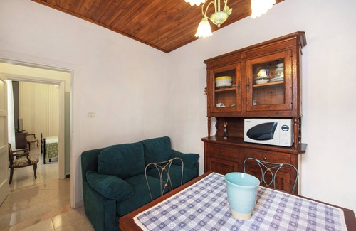 Sestri Ponente Apartment | Apartment 'Sestri Ponente House' with Shared Garden, Wi-Fi and Air Conditioning