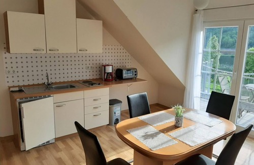 Sankt Aldegund Apartment | Apartment, shower, toilet, river view - Residenz Moselstausee