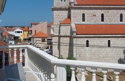 Pakostane Apartment | Apartment Sime A4 with balcony in Villa Vulin, near the beach!