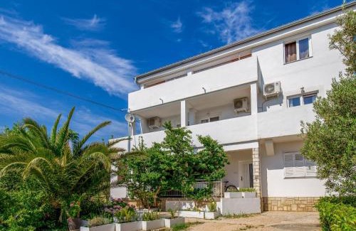 Barbat na Rabu Apartment | Apartment Simicic-3 by Interhome