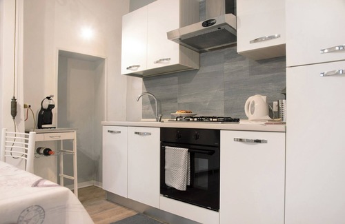 Azzio Apartment | Apartment 'Simona Lago Maggiore' with Mountain View, Balcony and Wi-Fi