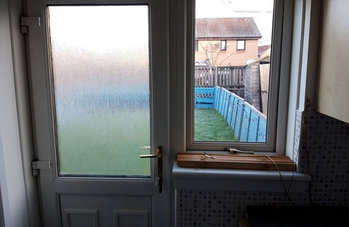 Glasgow House | Apartment situated next to queen Elizabeth hospital 2.5 mile from hydro secc