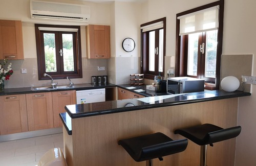 Kouklia Apartment | apartment sleep 4 with spacious living room, open space kitchen, large terrace