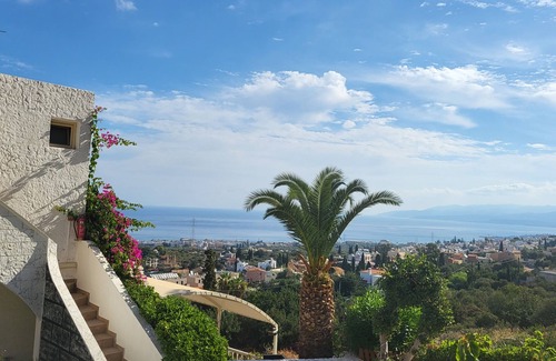 Piskopiano Apartment | Apartment - Sleeps 10 - Parking - Garden - Pool