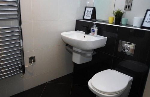 Sheffield City Centre Apartment | Apartment - Sleeps 4 - Pet friendly - WiFi