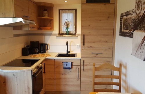 Tuntenhausen Condo | Apartment small but nice
